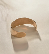 Load image into Gallery viewer, Catori Guardian Cuff in Bronze